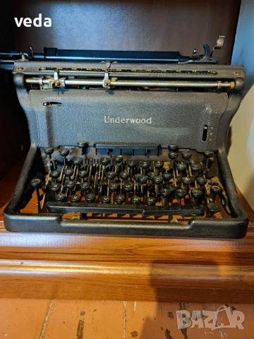 Антикварна пишеща машина от 1939 г. модел Underwood Master, снимка 3 - Антикварни и старинни предмети - 53135682