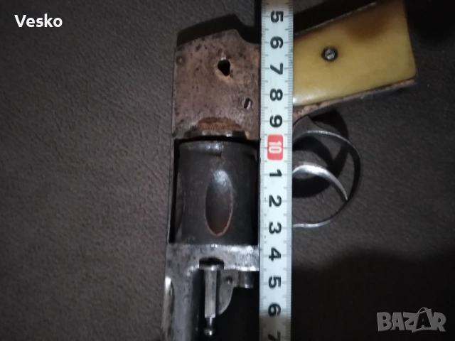 Колекционерски револвер, снимка 8 - Антикварни и старинни предмети - 53636948