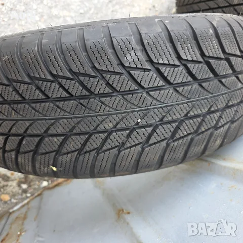 Bridgestone Зимни гуми 205 65 16, снимка 4 - Гуми и джанти - 56225552