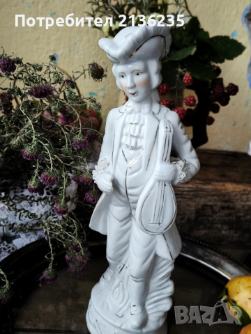 Порцеланова фигура Музикант 