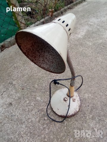 Стара индустриална лампа