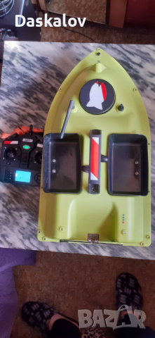 Продавам  лодка за захранка с 2 батерии, снимка 7 - Въдици - 36306669