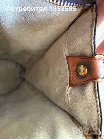 Оригинална чанта Louis Vuitton , снимка 6 - Чанти - 56410503