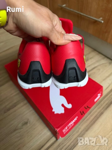 Чисто кови оригинални маратонки Puma Ferrari Drift Cat ! 44 н, снимка 3 - Маратонки - 43463750