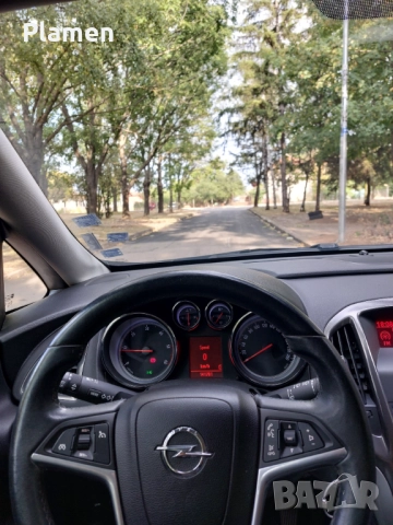 Opel Astra 1.7 2011 Cosmo , снимка 4 - Автомобили и джипове - 52927673