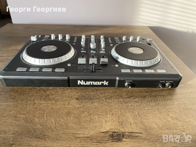 Numark MIXTRACK-PRO, снимка 3 - Ресийвъри, усилватели, смесителни пултове - 52368265