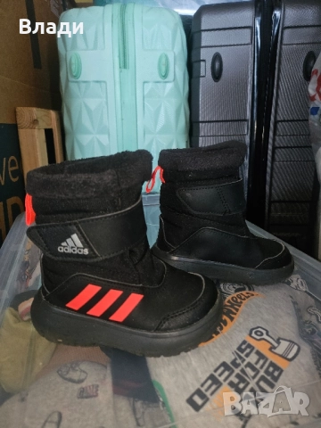 Продавам детски ботушки Adidas 23номер 