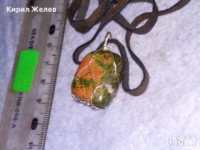 КРАСИВ ВИНТИДЖ - АРТ МЕДАЛЬОН НАТУРАЛЕН ЗЕЛЕН МРАМОРЕН ЯСПИС ОКО с ШНУРЧЕ от ВЕЛУР 13670, снимка 3 - Колиета, медальони, синджири - 41483402