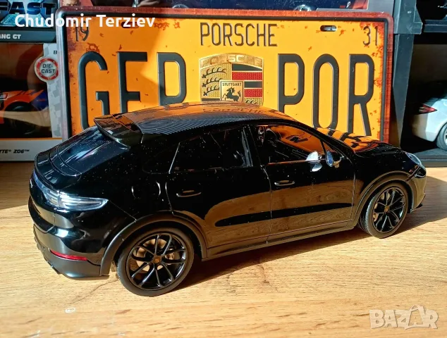 Мащабни модели коли 1:18 / Norev Porsche Cayenne / GT-Spirit Ford Mustang GTD, снимка 6 - Колекции - 56066847