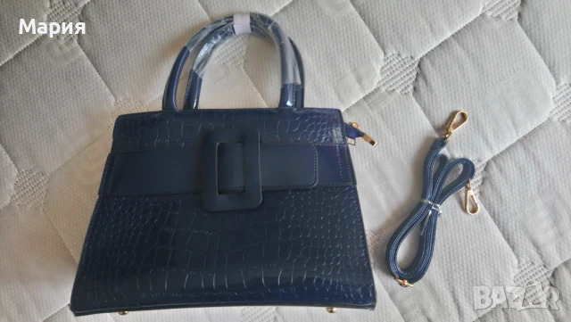 Нова, тъмносиня дамска чанта от лачена еко кожа