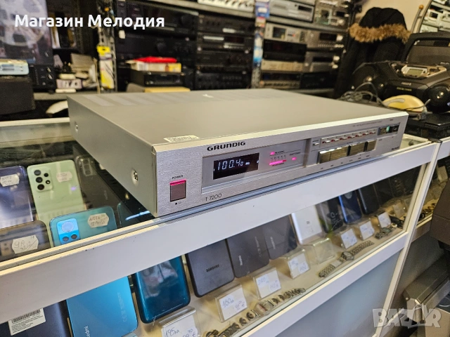 Качествен стерео тунер Grundig T 7200 В отлично техническо и визуално състояние., снимка 12 - Радиокасетофони, транзистори - 53455114