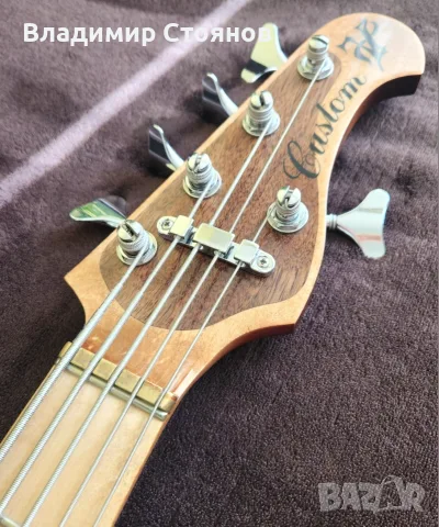 Бас китара Custom V, снимка 4 - Китари - 55728602