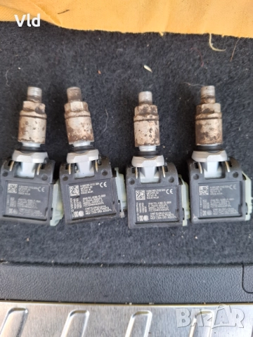 Продавам датчици за гуми 433 MHz, свалени от BMW X3 G01, снимка 2 - Части - 52148250