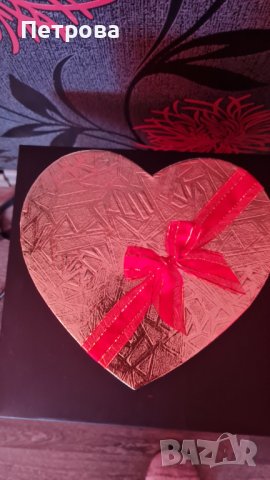 Червени рози в кутия сърце/кутия с 17 броя червени рози/Кутия сърце, снимка 5 - Декорация за дома - 44151552
