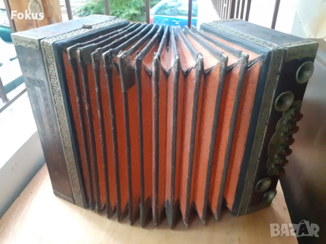 Стар диатоничен акордеон антика дърво кожа седеф каталин, снимка 5 - Антикварни и старинни предмети - 53275094