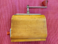 Стара дървена мелничка за кафе. , снимка 1 - Антикварни и старинни предмети - 36364900