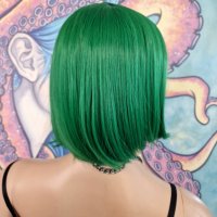 Средна Дължина Каре Стил Права Перука в Зелен Цвят с Бретон на Една Страна КОД 8919, снимка 7 - Аксесоари за коса - 41406238