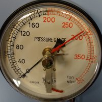 ел. контактен манометър Tomita pressure gauge 0-700 bar , снимка 4 - Резервни части за машини - 38990283