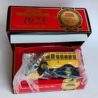 Matchbox MOY Y-16 '23 Scania-Vabis Post Bus Мачбокс Пощенски Автобус Скания Вабис Олдтаймер Нов, снимка 15 - Колекции - 41658831