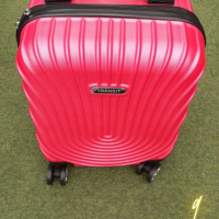 Стилен куфар с колелца за ръчен багаж с твърдо покритие 40/30/20см, снимка 2 - Куфари - 44783260
