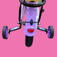Детски велосипед "ПРИНЦЕСА"
с помощни колела 
14", цвят циклама, снимка 1 - Велосипеди - 44743970