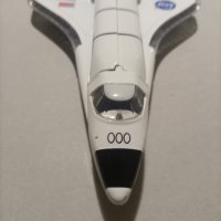 Изключително детайлен и прецизен модел,отлята метална играчка за космическа совалка NASA Discoveri, снимка 14 - Колекции - 44358955