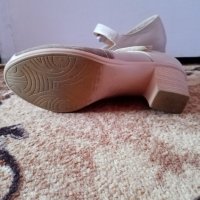 Дамски обувки с ток, снимка 8 - Дамски ежедневни обувки - 42324020