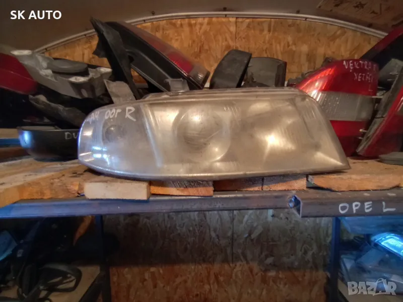 Audi A4 B5 Facelift десен фар , снимка 1