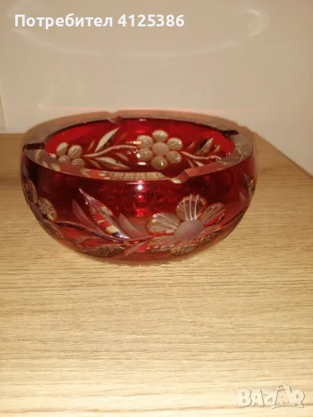 Много красив кристален пепелник - червен, снимка 1