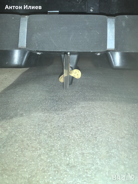 Лодка за вкарване на Въдици и захранка , снимка 1