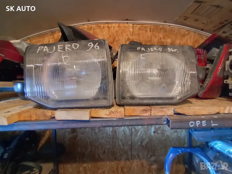 Mitsubishi Pajero 1996 фарове , снимка 1