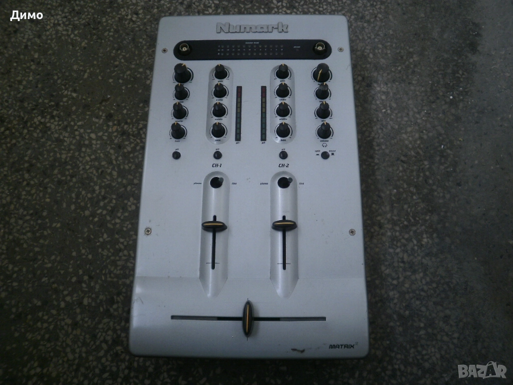 Numark Matrix 2- смесителен пулт за DJ, снимка 1