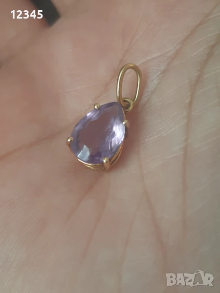 Старинна златна18к. висулка(медальон) с аметист , снимка 1