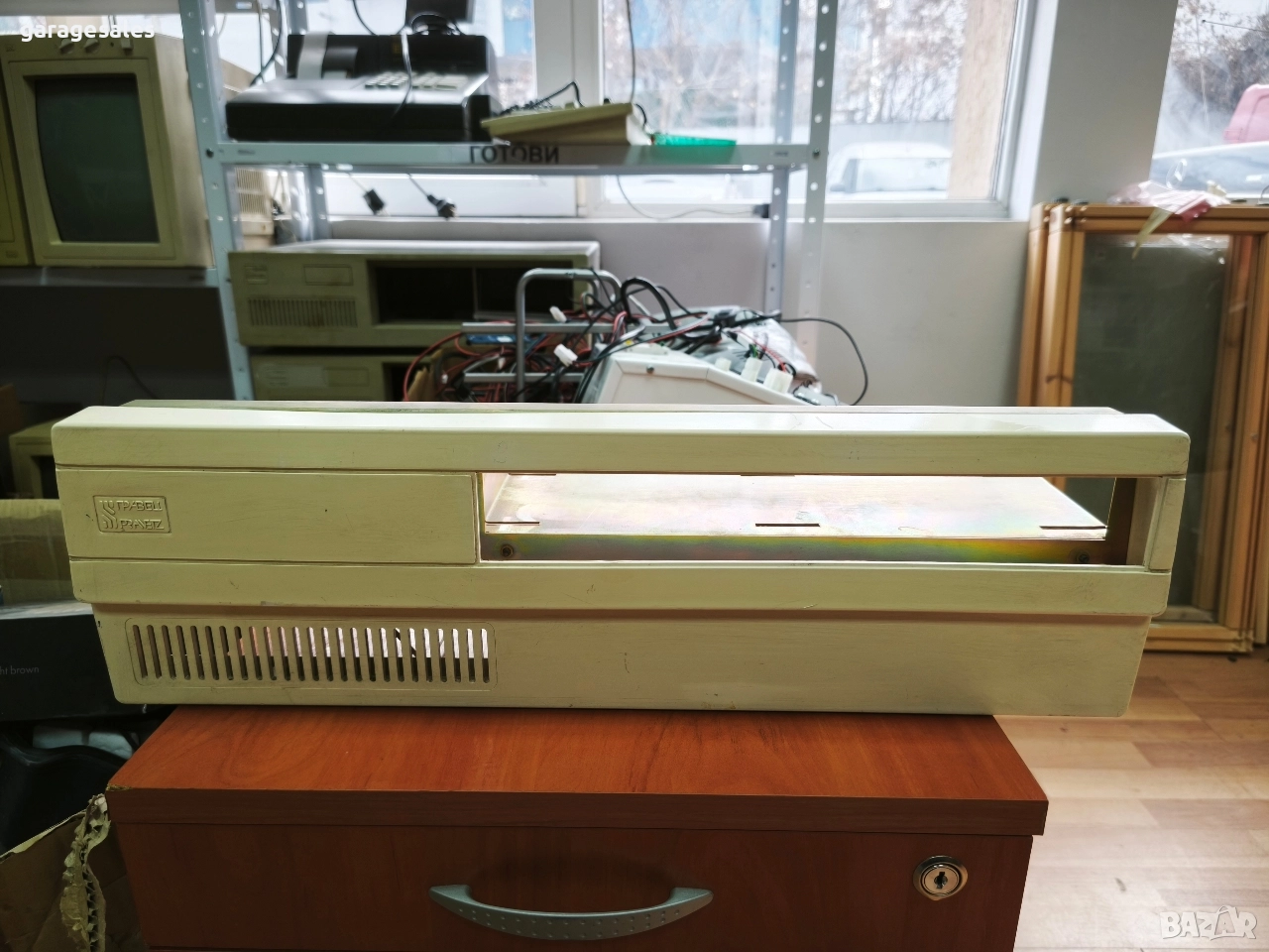 Преден капак Правец 16 за две флопита, снимка 1