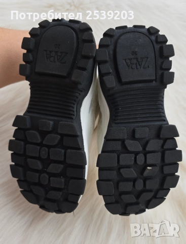 Детски боти Zara №30, снимка 5 - Детски боти и ботуши - 52659709