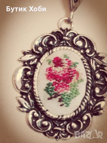 Старинен медальон с микробродерия, снимка 3 - Антикварни и старинни предмети - 35808345