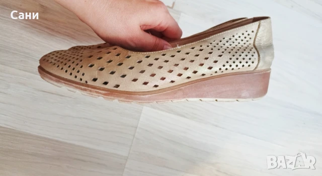 Златисти обувки от естествена кожа , снимка 4 - Дамски ежедневни обувки - 51354316