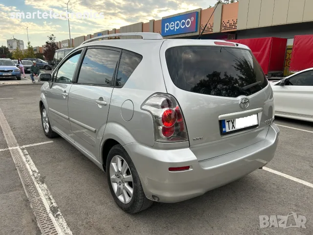 Toyota Corolla Verso 1.8 ГАЗ/Бензин, снимка 4 - Автомобили и джипове - 56108350