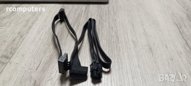 Кабел EVG 6pin -3 SATA Angled HDD SSD Power Cable, снимка 1