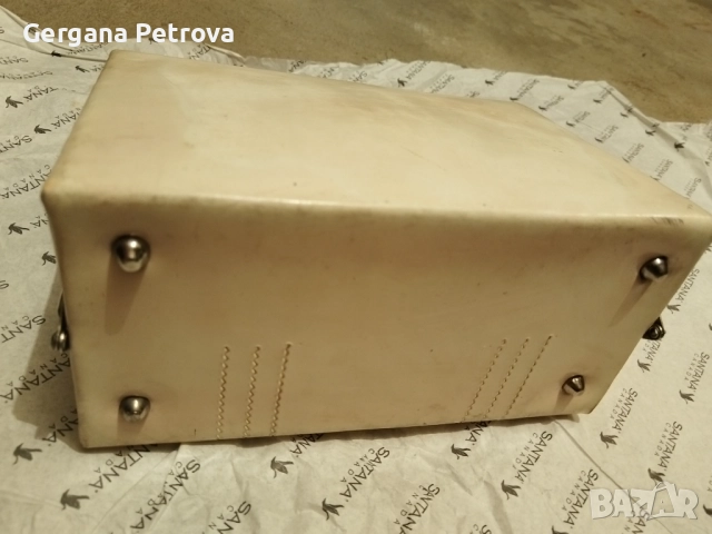 Винтидж чанта от 70-те години бял лак тип куфарче, снимка 4 - Антикварни и старинни предмети - 52254566