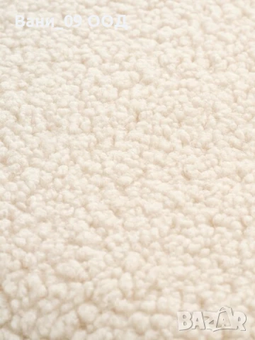 Плюшена табуретка с модерен дизайн , снимка 3 - Дивани и мека мебел - 51158357