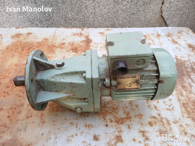 Немски мотор-редуктор, снимка 2 - Електродвигатели - 52071494