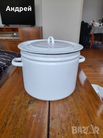 Стара Емайлирана тенджера #12