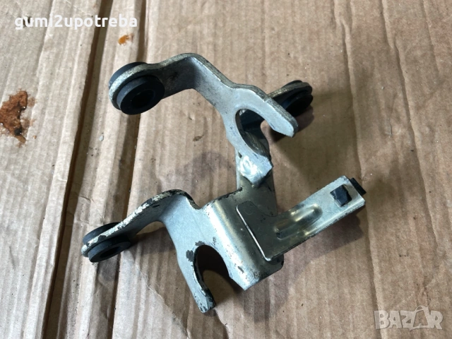 Скоба Държач SUZUKI SX4 S-Cross JY 2018 1.0 Турбо, снимка 3 - Части - 53616241