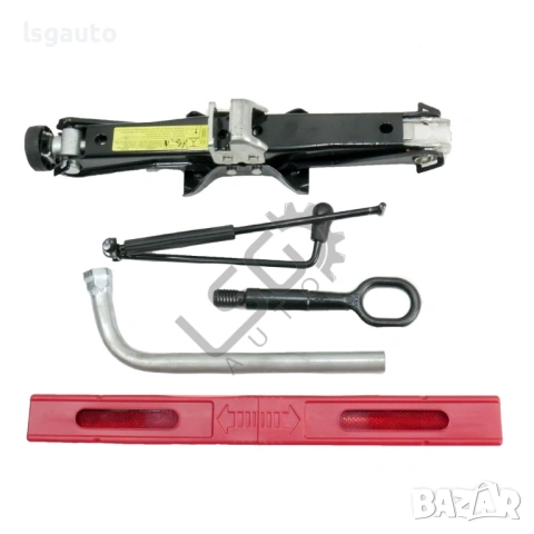 Комплект крик,ключ за джанти и кука за теглене AUDI A4 (B8) 2008-2015 ID: 156943, снимка 2 - Части - 53117408