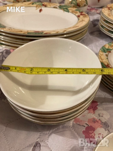 Порцеланов сервиз за хранене от 42 части, снимка 13 - Сервизи - 53195282