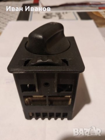 Продавам оригинален  ключ за светлините на opel vectra A 1989г,1,6 бензин,седан, снимка 2 - Части - 40002304