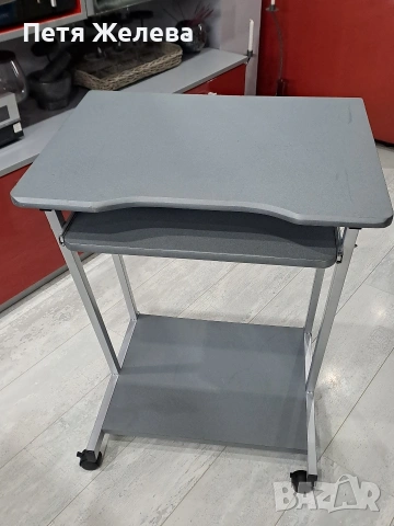 Компютърно бюро с колела и изтеглящ се плот, снимка 11 - Бюра - 53647927