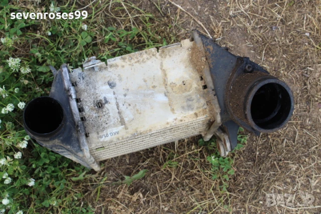 Интеркулер Фолксваген Голф 3 комби 1.9 tdi 90hp VW Golf 3 1H0145805F, снимка 2 - Части - 50578210