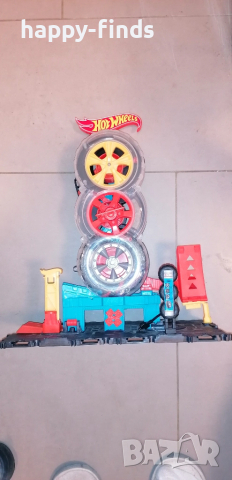 Игрален комплект Mattel Hot Wheels - Mодерен градски център за гуми